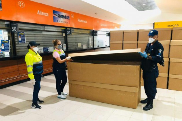 Equateur: des cercueils en carton pour les victimes du coronavirus