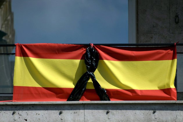 Plus de 15.000 morts en Espagne, appelée à ne "pas baisser la garde"