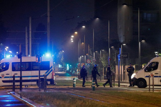 Villeneuve-la-Garenne: tensions après l'accident entre un motard et la police