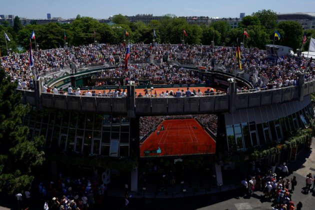 Roland-Garros: la FFT n'exclut pas un tournoi à huis clos