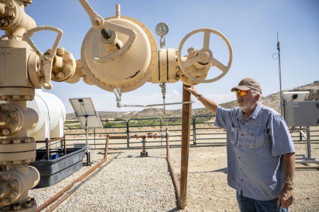 Au Texas, un producteur de pétrole tente d'enrayer "l'hémorragie"