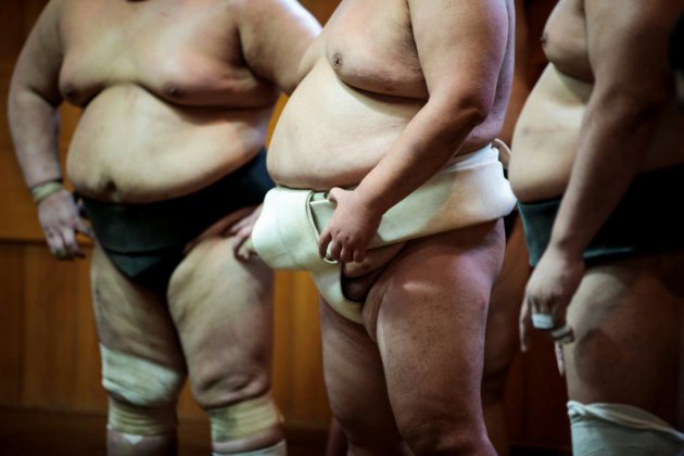 Un jeune lutteur de sumo meurt du coronavirus au Japon