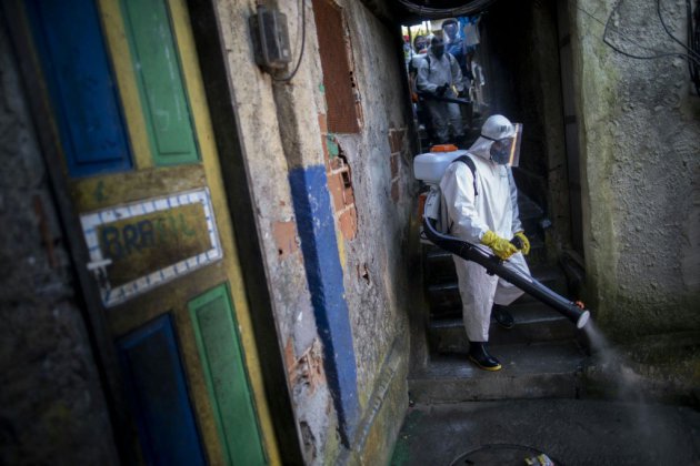 Virus: plus de 1.000 morts en un jour au Brésil, enquête sur la gestion de l'OMS