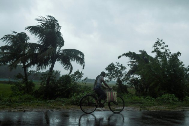 Le puissant cyclone Amphan va frapper l'Inde et le Bangladesh