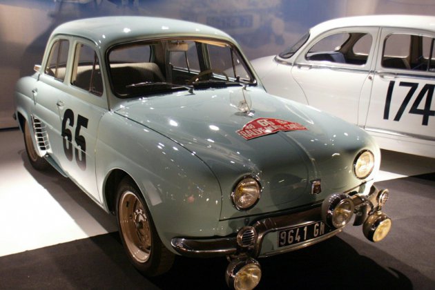 Renault, constructeur automobile étroitement lié à l'histoire de France