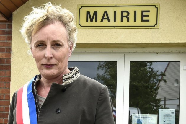 "Elue sur un programme", Marie Cau, maire et transgenre, veut "réveiller son village"