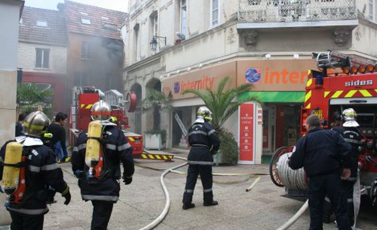 Cherbourg : un incendie au coeur des rues piétonnes