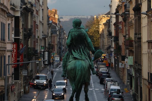 Rouen. La statue représentant Napoléon Ier à cheval part en rénovation