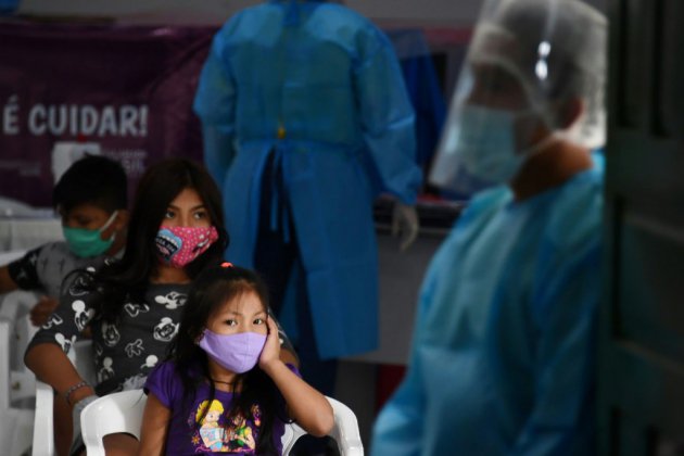 Virus: 50.000 morts au Brésil, l'Europe poursuit son prudent retour à la normale