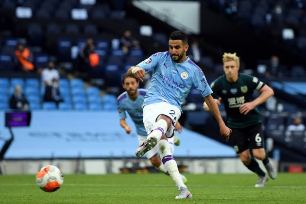Premier League: Manchester City assure face à Burnley, match entaché par une banderole d'extrême-droite