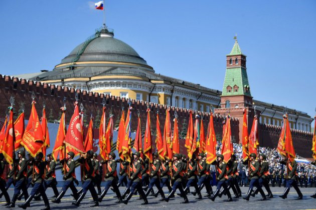 Défilé militaire et patriotisme russe à l'aube du référendum de Poutine