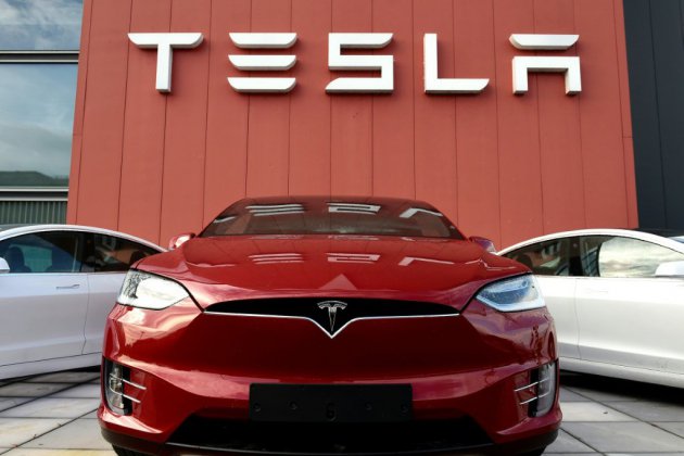 Tesla franchit une nouvelle borne en Bourse