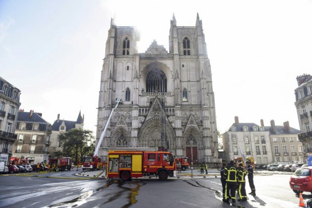Incendie circonscrit à la cathédrale de Nantes, le grand orgue très touché