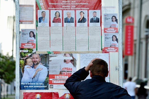 Bélarus: l'inamovible Loukachenko face à une opposante surprise