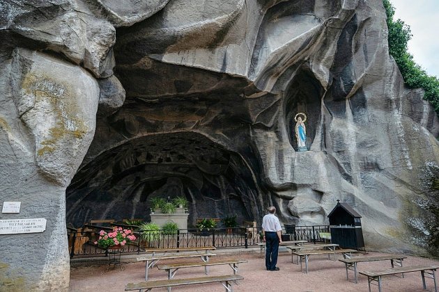 A Lourdes, pèlerinage de l'Assomption en petit comité et message d'"espérance"