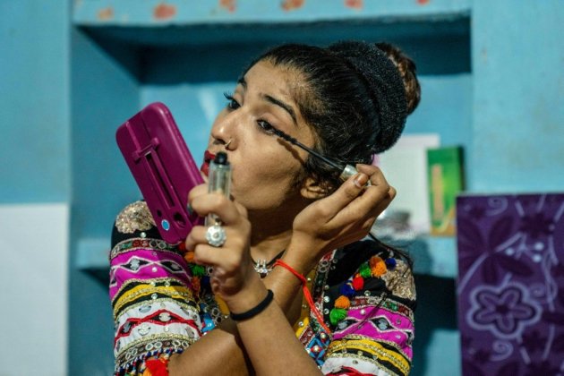 Avec la pandémie, les danseuses du Rajasthan portent leur art en ligne