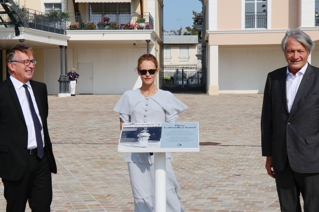[Vidéo] Deauville. La place Gabrielle Chanel inaugurée en présence de Vanessa Paradis