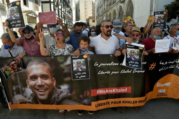 Algérie: lourde peine pour le journaliste Khaled Drareni, maintenu en prison