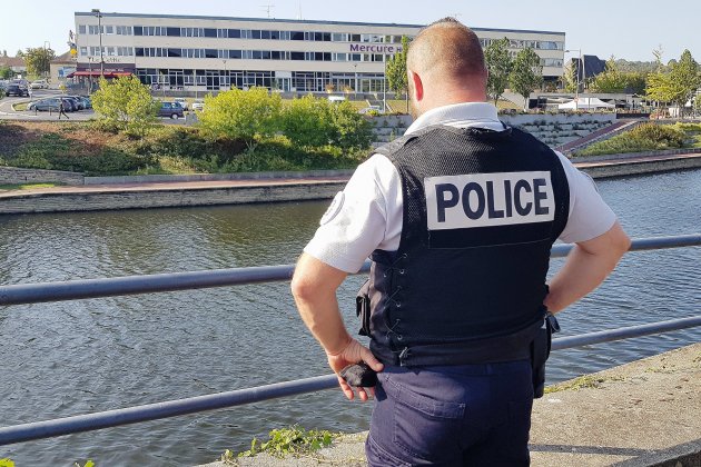 Saint-Lô. Trois policiers sauvent une femme de la noyade