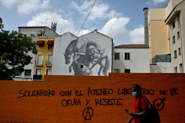 L'Espagne dans l'attente des mesures de Madrid pour freiner la pandémie