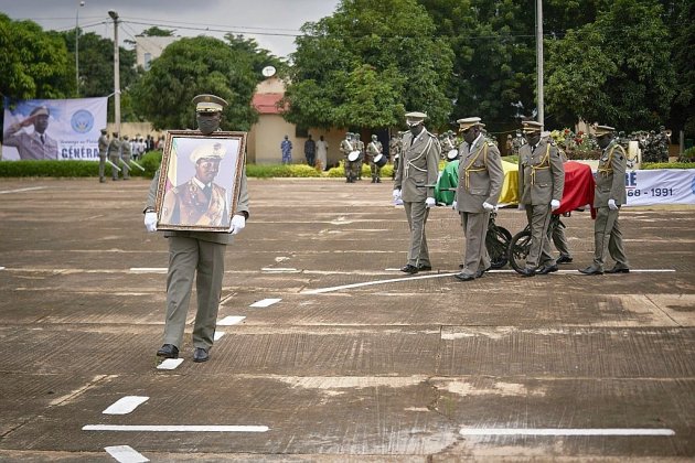 Le Mali rend hommage à l'ex-dictateur Moussa Traoré à ses funérailles