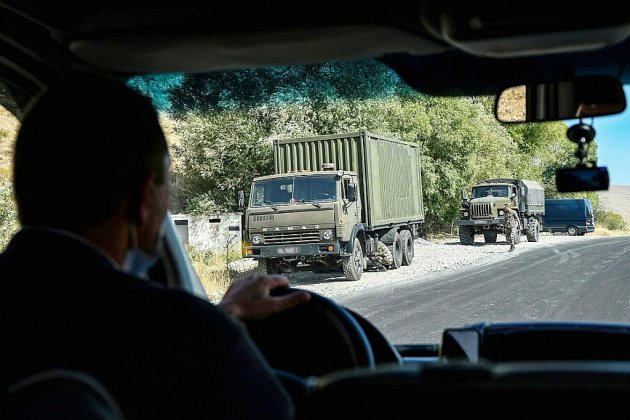 Arméniens et Azerbaïdjanais poursuivent les combats, malgré les appels internationaux
