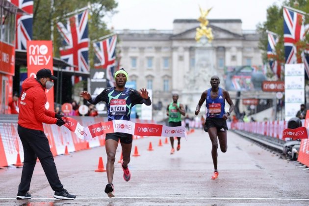 Marathon de Londres: Kipchoge douché par Kitata