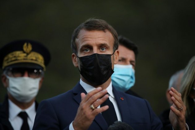Crues: le bilan atteint 5 morts, Macron veut "reconstruire très vite"