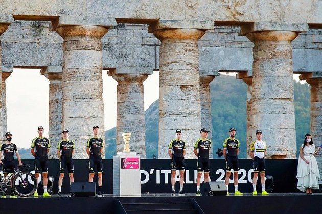 Le virus touche le Tour d'Italie, une équipe entière se retire