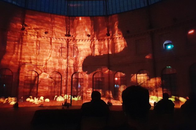 [Vidéo] Alençon. Inédit : un mapping immersif géant à 360° dans la Halle au Blé