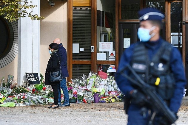 Professeur assassiné en France : une mosquée fermée, les hommages se poursuivent