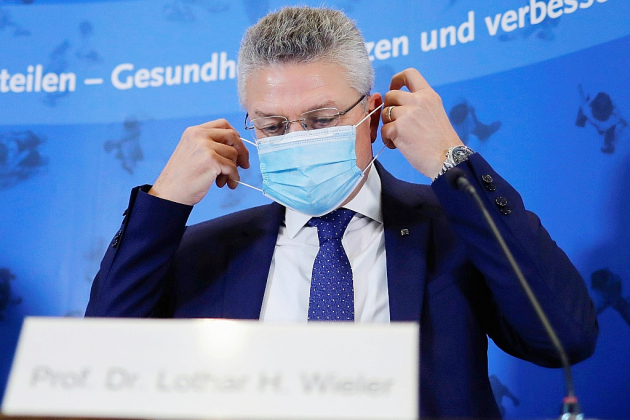 L'Allemagne, frappée par la deuxième vague du virus, hésite sur la riposte