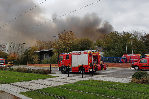 [Photos + vidéos] Le Havre . Important incendie d'un entrepôt dans le quartier de Caucriauville
