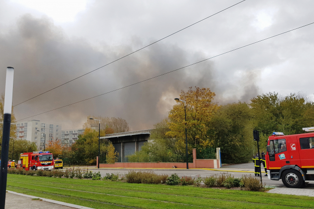 Le Havre. Incendie de l'ancien entrepôt Lipton : le feu est maîtrisé mais pas éteint