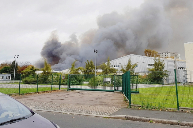 Le Havre. Entrepôt en flammes : l'incendie totalement maîtrisé
