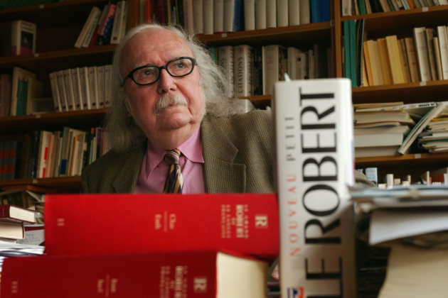 Décès du linguiste français Alain Rey, figure du dictionnaire "Le Robert"