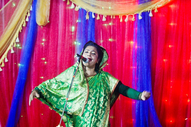 Au Bangladesh, une chanteuse soufie retrouve la scène malgré des menaces islamistes