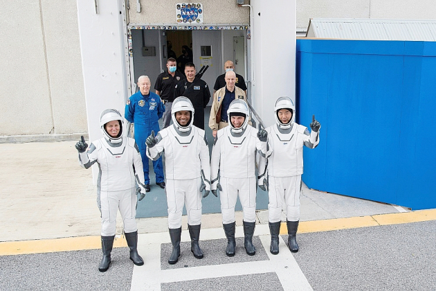 SpaceX envoie dimanche des astronautes vers la station spatiale