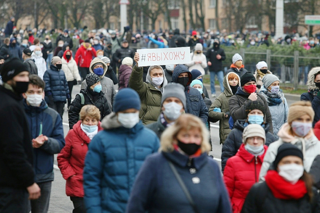 Bélarus: l'opposition à nouveau dans la rue, plus de 300 arrestations