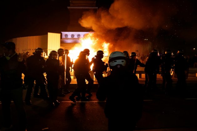Marches "des libertés" en France: 62 policiers et gendarmes blessés