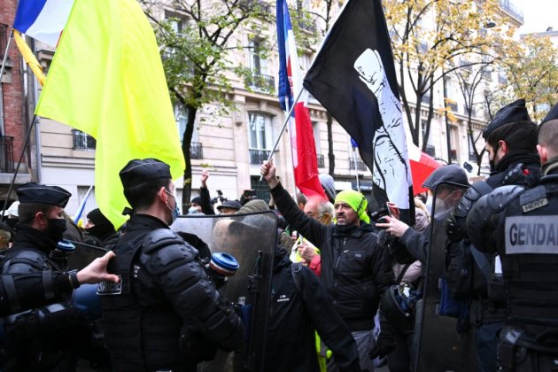 Précarité et Sécurité globale: plusieurs milliers de manifestants à Paris