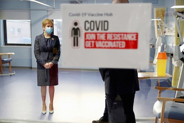 Après la Russie, le Royaume-Uni s'apprête à lancer la vaccination contre le Covid-19