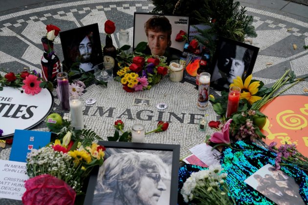 40 ans après le drame, on chante John Lennon à côté de chez lui
