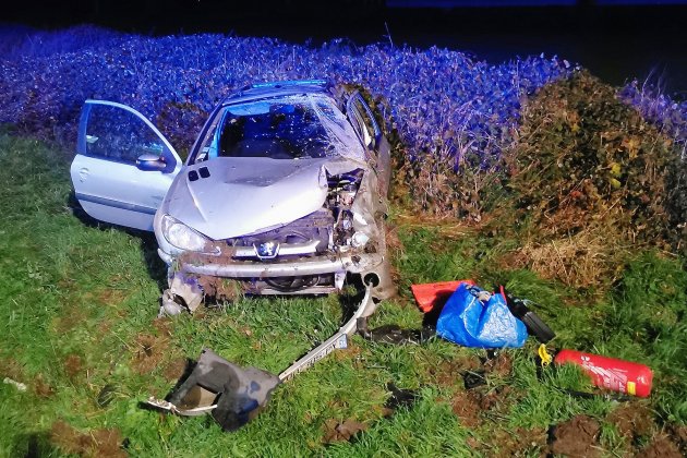 Sud-Manche. Leur véhicule fait des tonneaux : deux blessés après une sortie de route