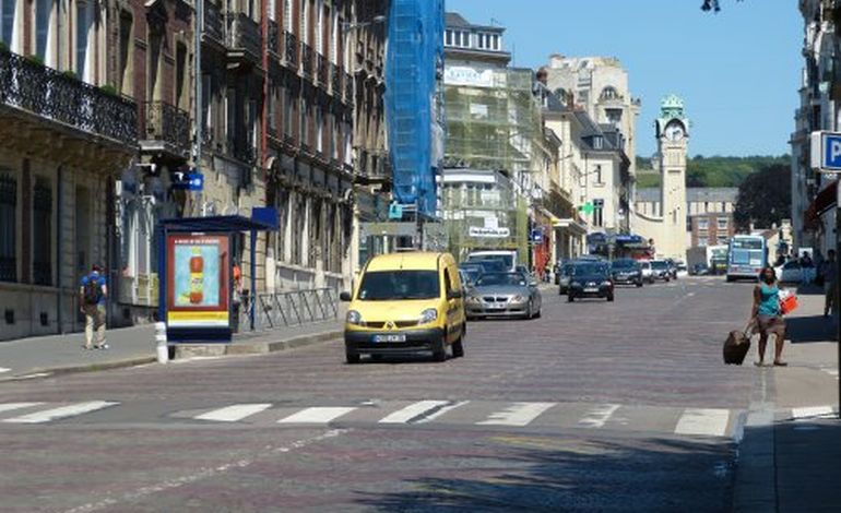 Rouen : la rue Jeanne d'Arc va perdre ses petits pavés