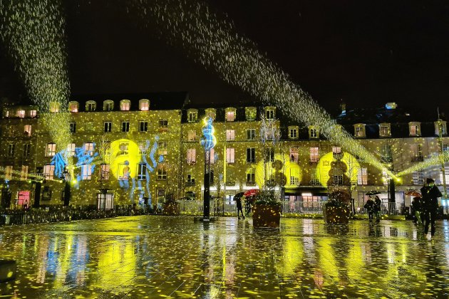 [Vidéo+photos] Caen. La féerie de Noël s'invite sur la place de la République