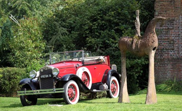 Art et voitures anciennes au jardin de Bois-Guilbert