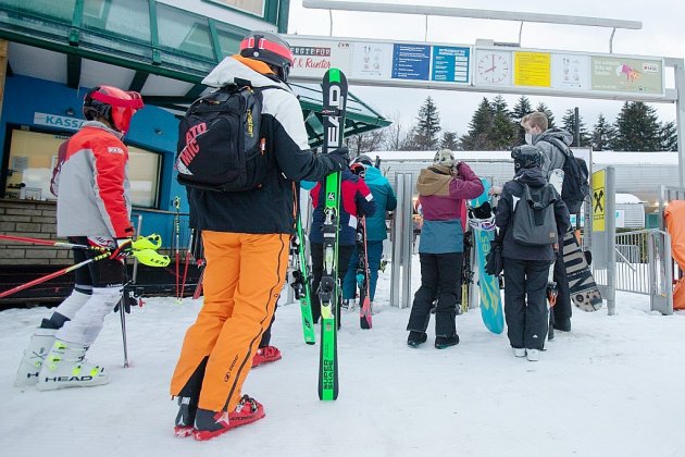 L'Autriche ouvre ses stations de ski, en dépit du 3e confinement