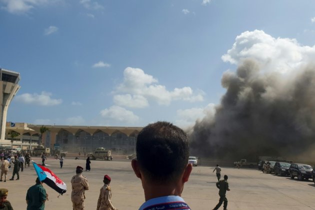 Yémen: 26 morts dans des explosions à l'arrivée du gouvernement d'union à Aden