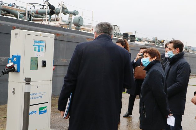Rouen. Des bornes électriques pour réduire la pollution des bateaux